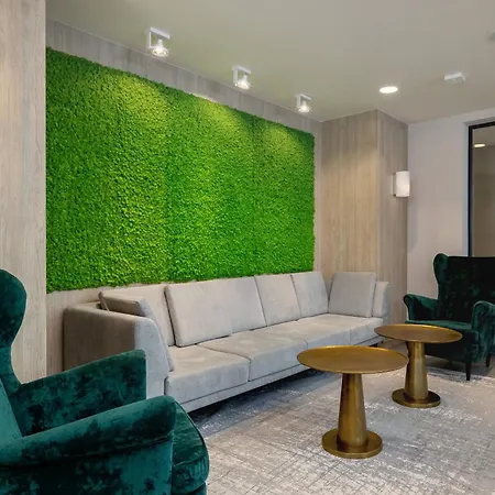 Comfortable With Parking In The Centre Of By Renters 公寓式酒店 *