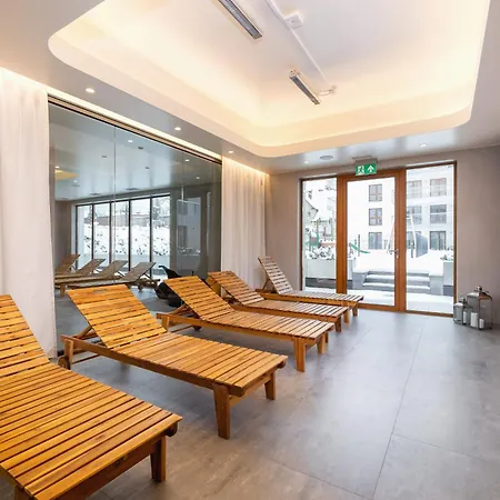 Comfortable With Parking In The Centre Of By Renters 扎科帕内